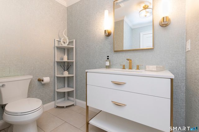 3 Crescent Lane, Trumbull, CT 06611