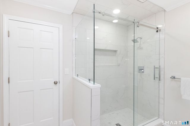 3 Crescent Lane, Trumbull, CT 06611