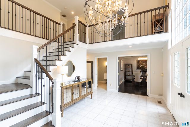 3 Crescent Lane, Trumbull, CT 06611