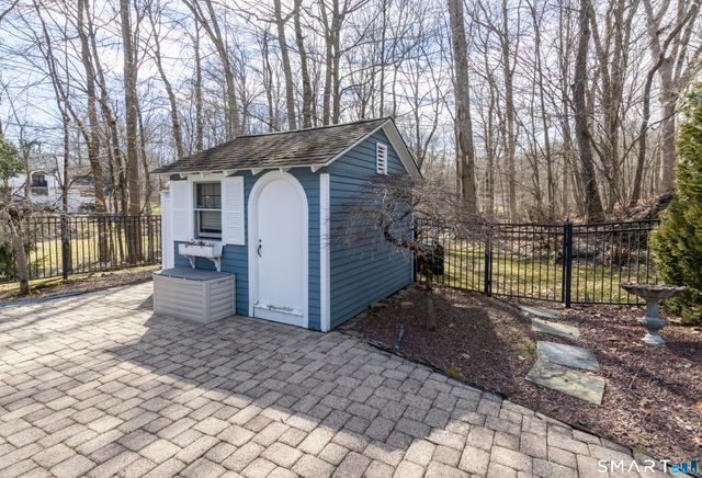 3 Crescent Lane, Trumbull, CT 06611