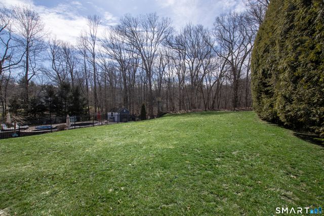 3 Crescent Lane, Trumbull, CT 06611