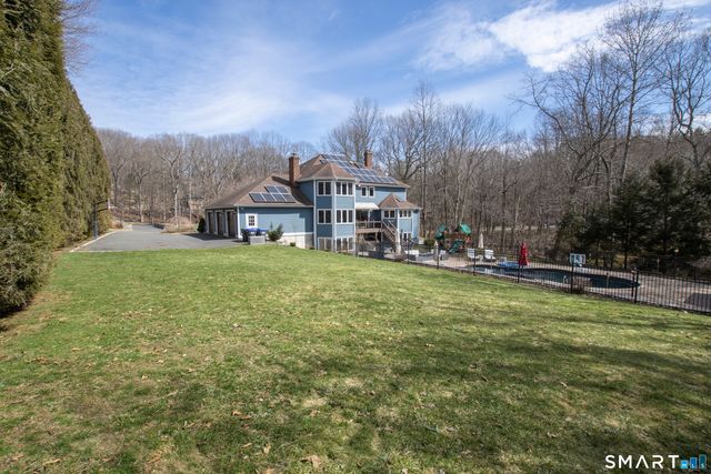 3 Crescent Lane, Trumbull, CT 06611