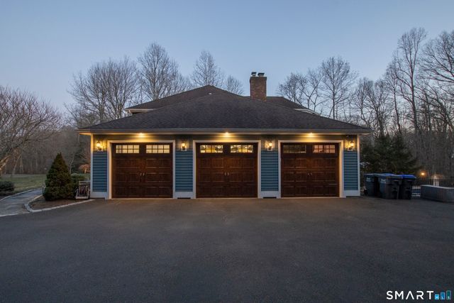 3 Crescent Lane, Trumbull, CT 06611