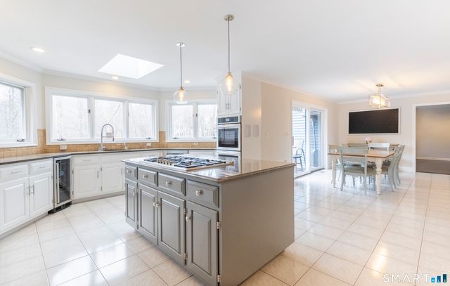 3 Crescent Lane, Trumbull, CT 06611