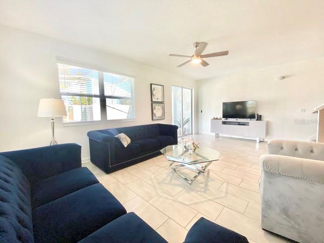 8955 CABOT CLIFFS DRIVE, Davenport, FL 33896