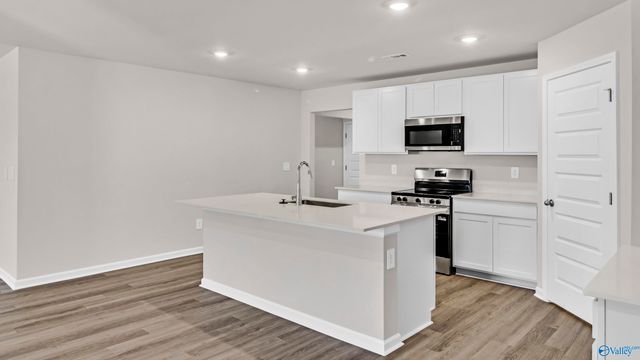 9918 Sequoyah Cove Drive SE, Owens Cross Roads, AL 35763