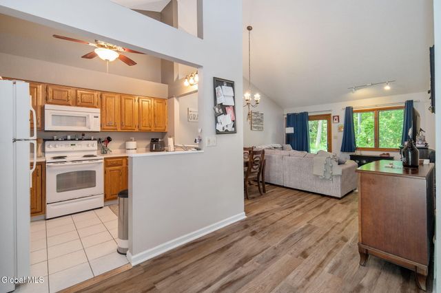 4034 Georgetown Square, Guilderland, NY 12303