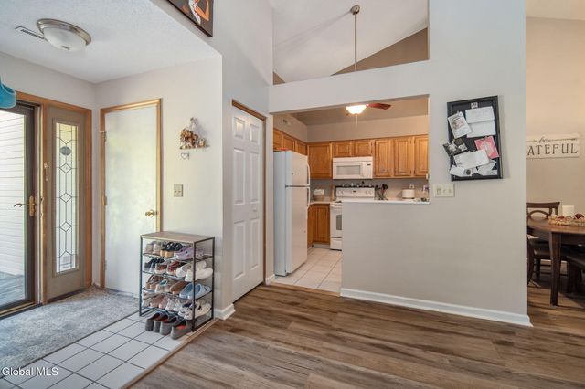 4034 Georgetown Square, Guilderland, NY 12303