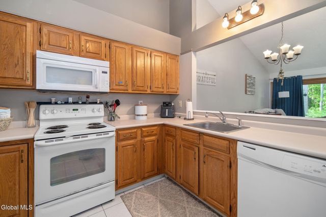4034 Georgetown Square, Guilderland, NY 12303