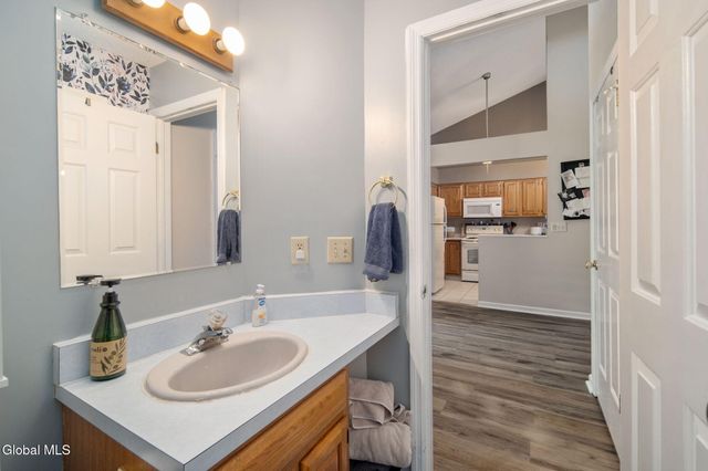 4034 Georgetown Square, Guilderland, NY 12303