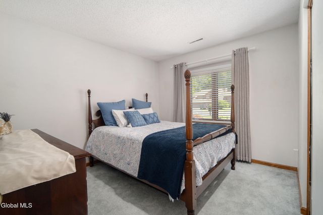 4034 Georgetown Square, Guilderland, NY 12303