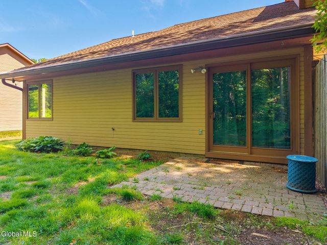 4034 Georgetown Square, Guilderland, NY 12303