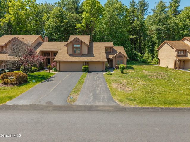4034 Georgetown Square, Guilderland, NY 12303