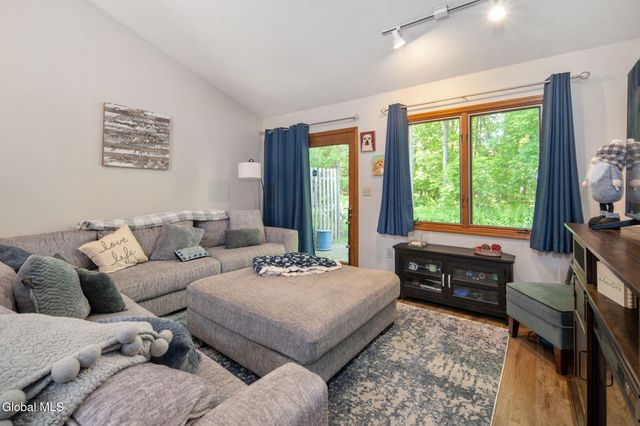 4034 Georgetown Square, Guilderland, NY 12303