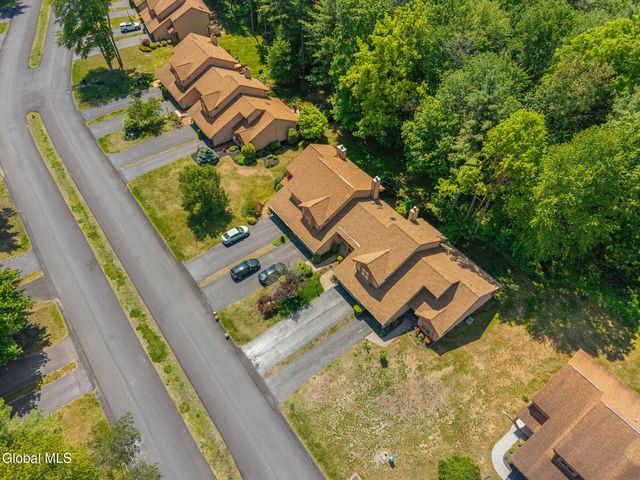 4034 Georgetown Square, Guilderland, NY 12303