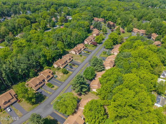 4034 Georgetown Square, Guilderland, NY 12303