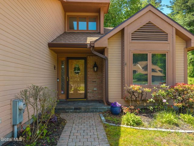 4034 Georgetown Square, Guilderland, NY 12303