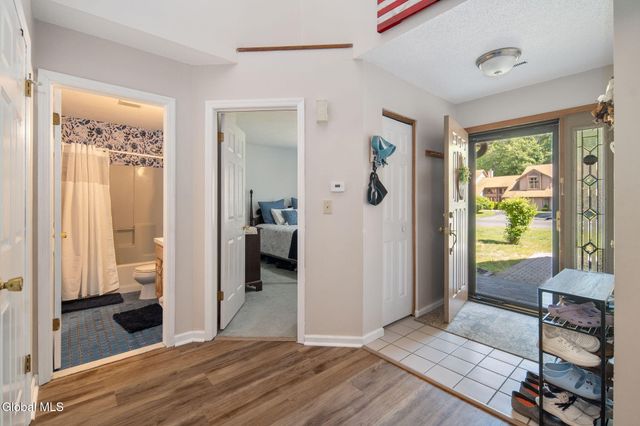 4034 Georgetown Square, Guilderland, NY 12303