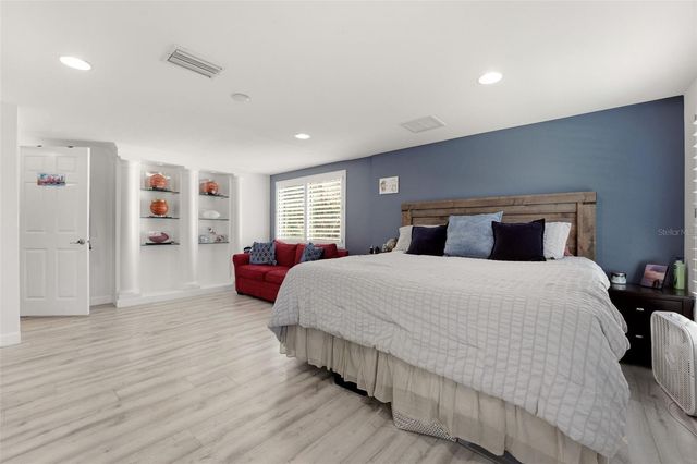765 SIESTA KEY CIRCLE, Sarasota, FL 34242