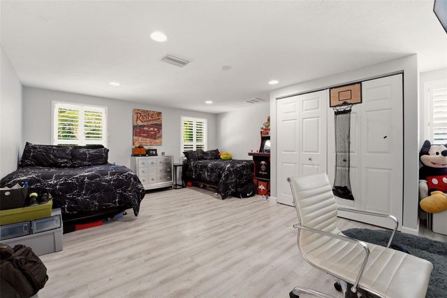 765 SIESTA KEY CIRCLE, Sarasota, FL 34242