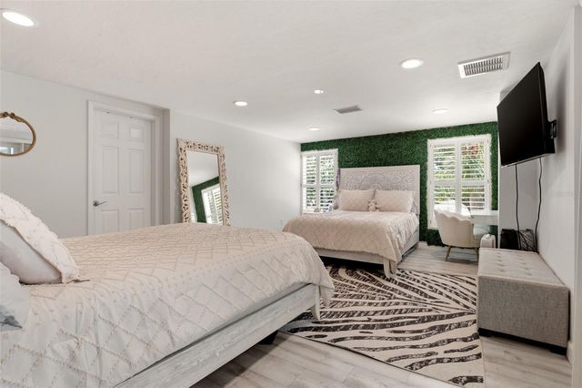 765 SIESTA KEY CIRCLE, Sarasota, FL 34242
