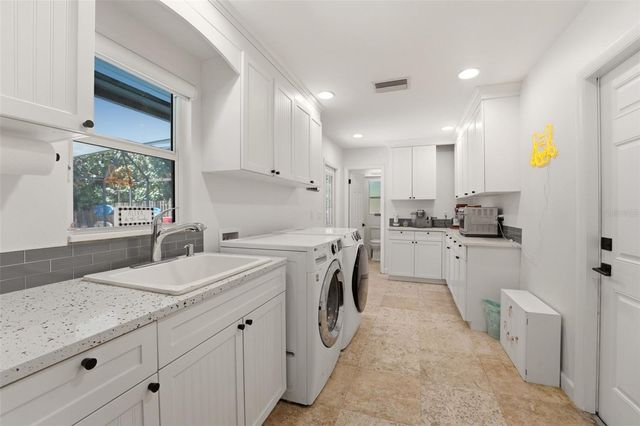765 SIESTA KEY CIRCLE, Sarasota, FL 34242