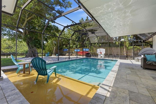 765 SIESTA KEY CIRCLE, Sarasota, FL 34242