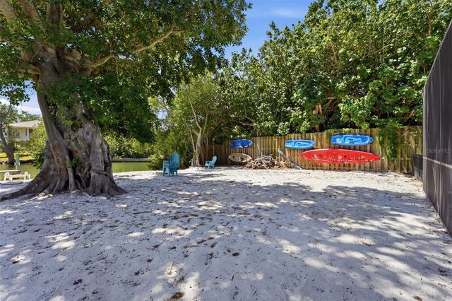 765 SIESTA KEY CIRCLE, Sarasota, FL 34242