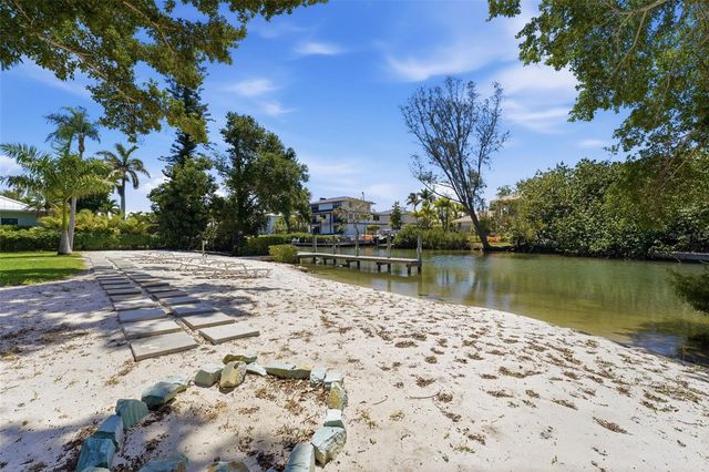 765 SIESTA KEY CIRCLE, Sarasota, FL 34242
