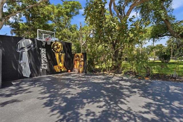 765 SIESTA KEY CIRCLE, Sarasota, FL 34242