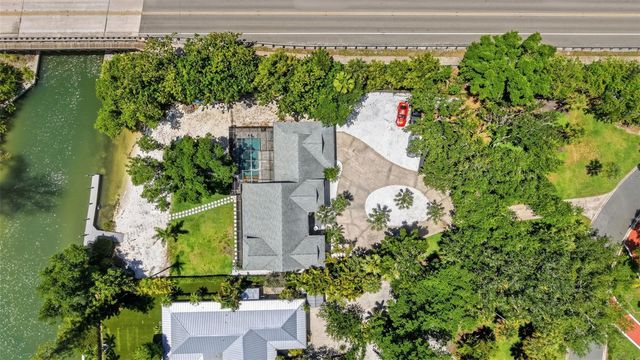 765 SIESTA KEY CIRCLE, Sarasota, FL 34242