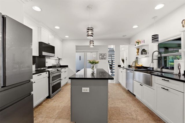 765 SIESTA KEY CIRCLE, Sarasota, FL 34242