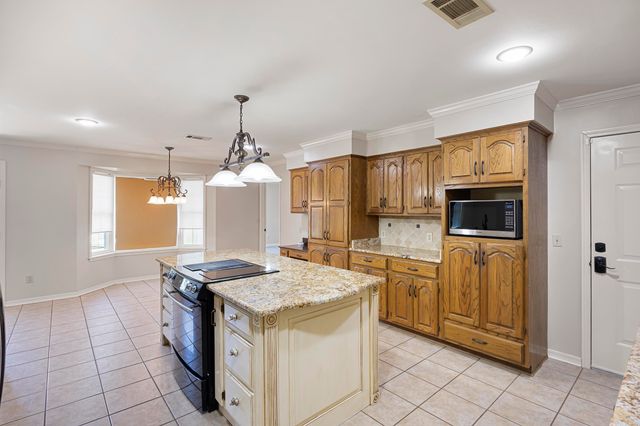 2916 Highland Dr, Russellville, AR 72802