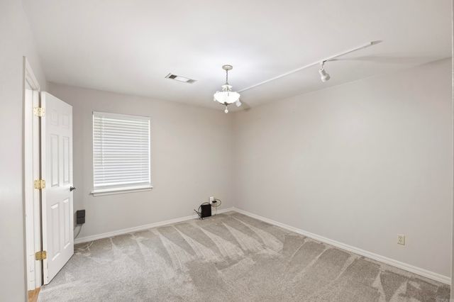 2916 Highland Dr, Russellville, AR 72802