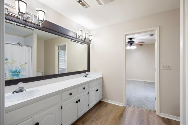 2916 Highland Dr, Russellville, AR 72802