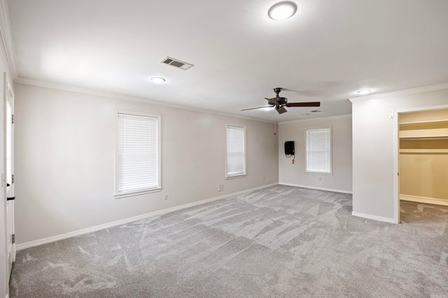 2916 Highland Dr, Russellville, AR 72802