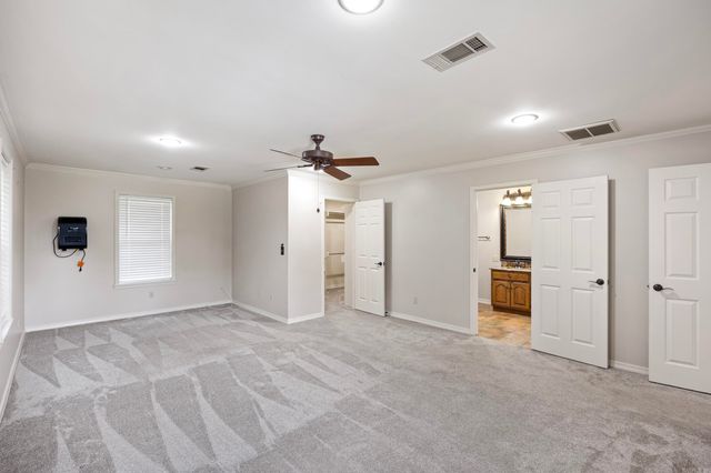 2916 Highland Dr, Russellville, AR 72802