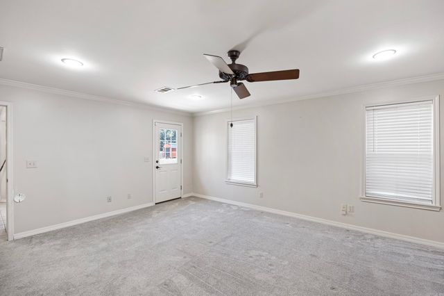 2916 Highland Dr, Russellville, AR 72802