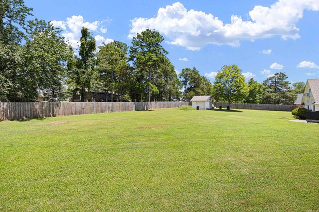 2916 Highland Dr, Russellville, AR 72802