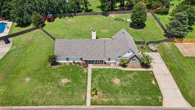 2916 Highland Dr, Russellville, AR 72802