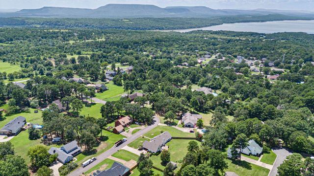 2916 Highland Dr, Russellville, AR 72802