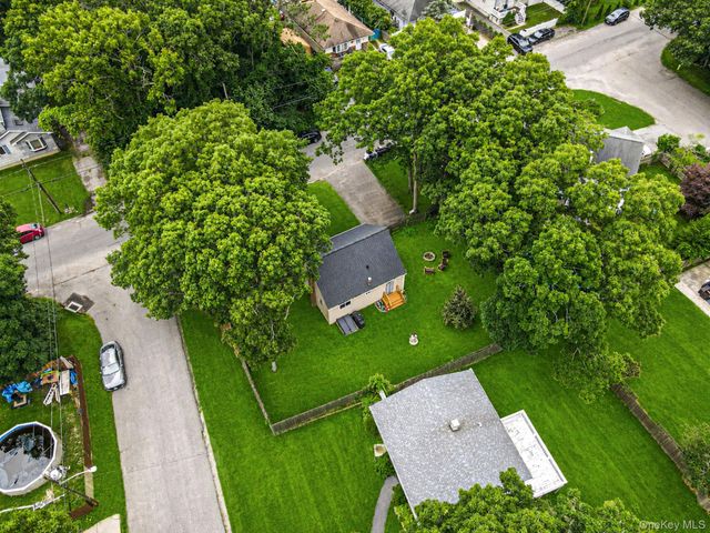 119 Parkwood Drive, Shirley, NY 11967