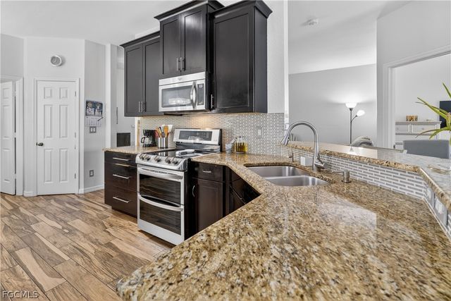 9689 Pineapple Preserve CT, Fort Myers, FL 33908