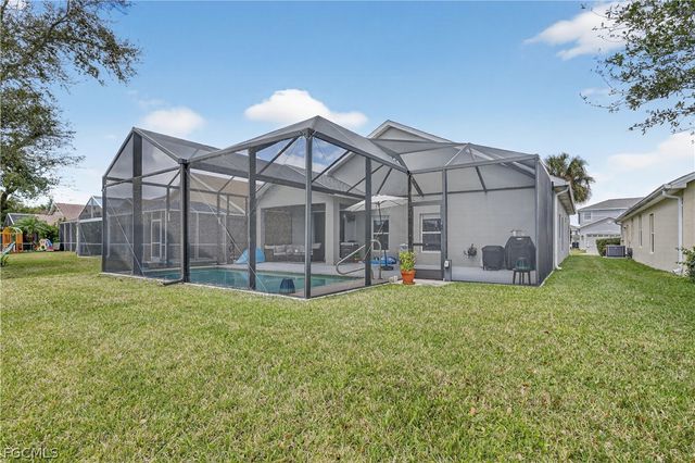9689 Pineapple Preserve CT, Fort Myers, FL 33908
