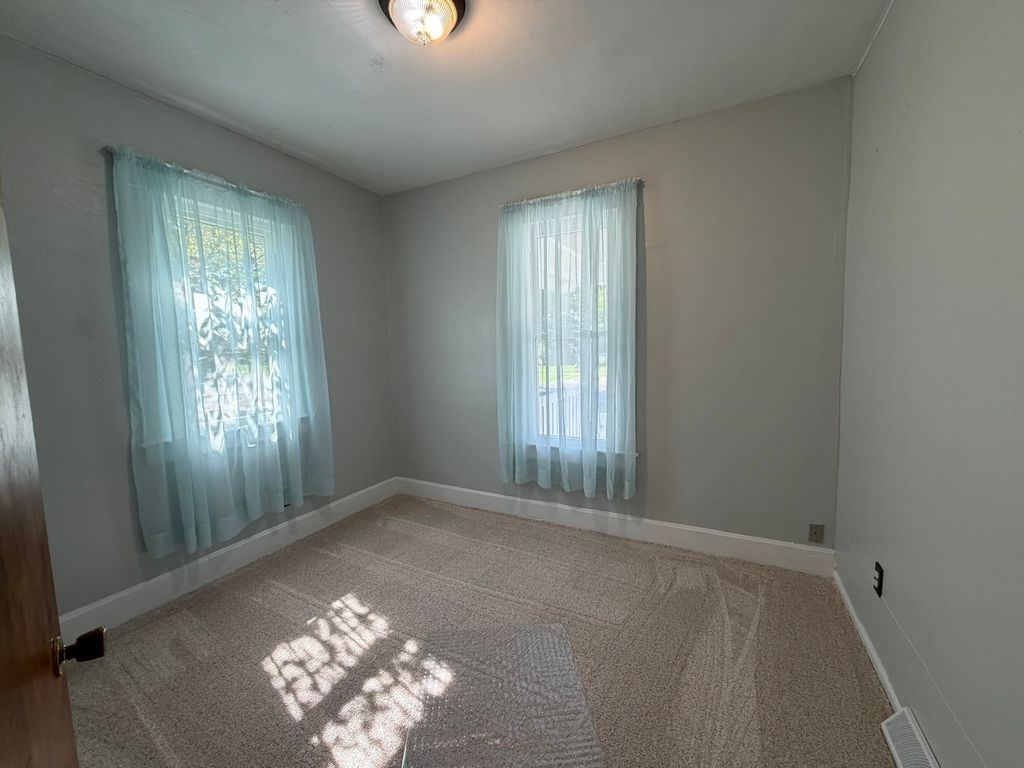 Image 13 of property listing at 540 W 3rd Street, Centralia, IL 62801