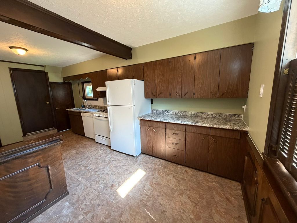 Image 6 of property listing at 540 W 3rd Street, Centralia, IL 62801