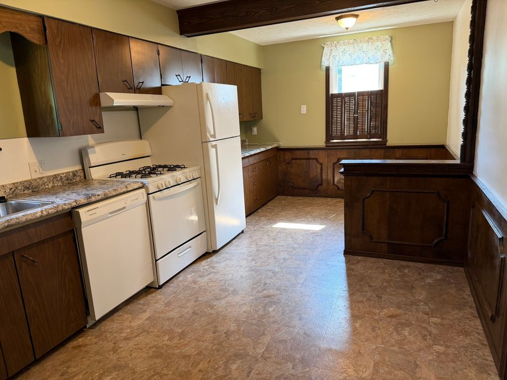 Image 7 of property listing at 540 W 3rd Street, Centralia, IL 62801