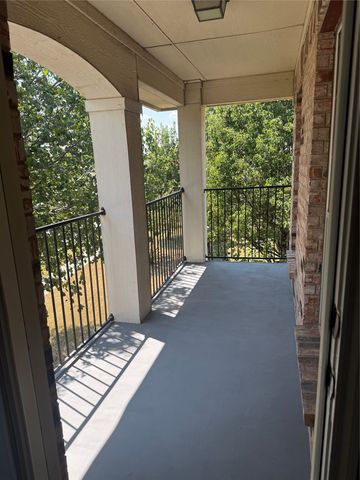 436 Baverton Lane, Fort Worth, TX 76052