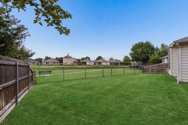436 Baverton Lane, Fort Worth, TX 76052