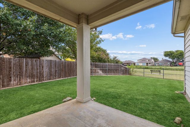 436 Baverton Lane, Fort Worth, TX 76052